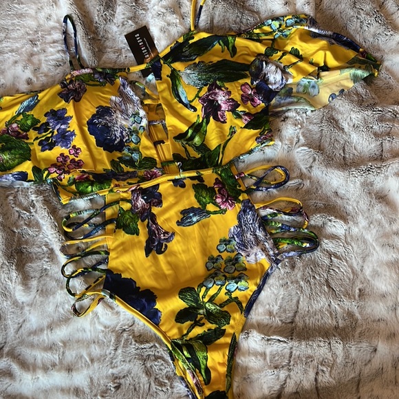 Fashion Nova Swimsuit - Picture 3 of 6